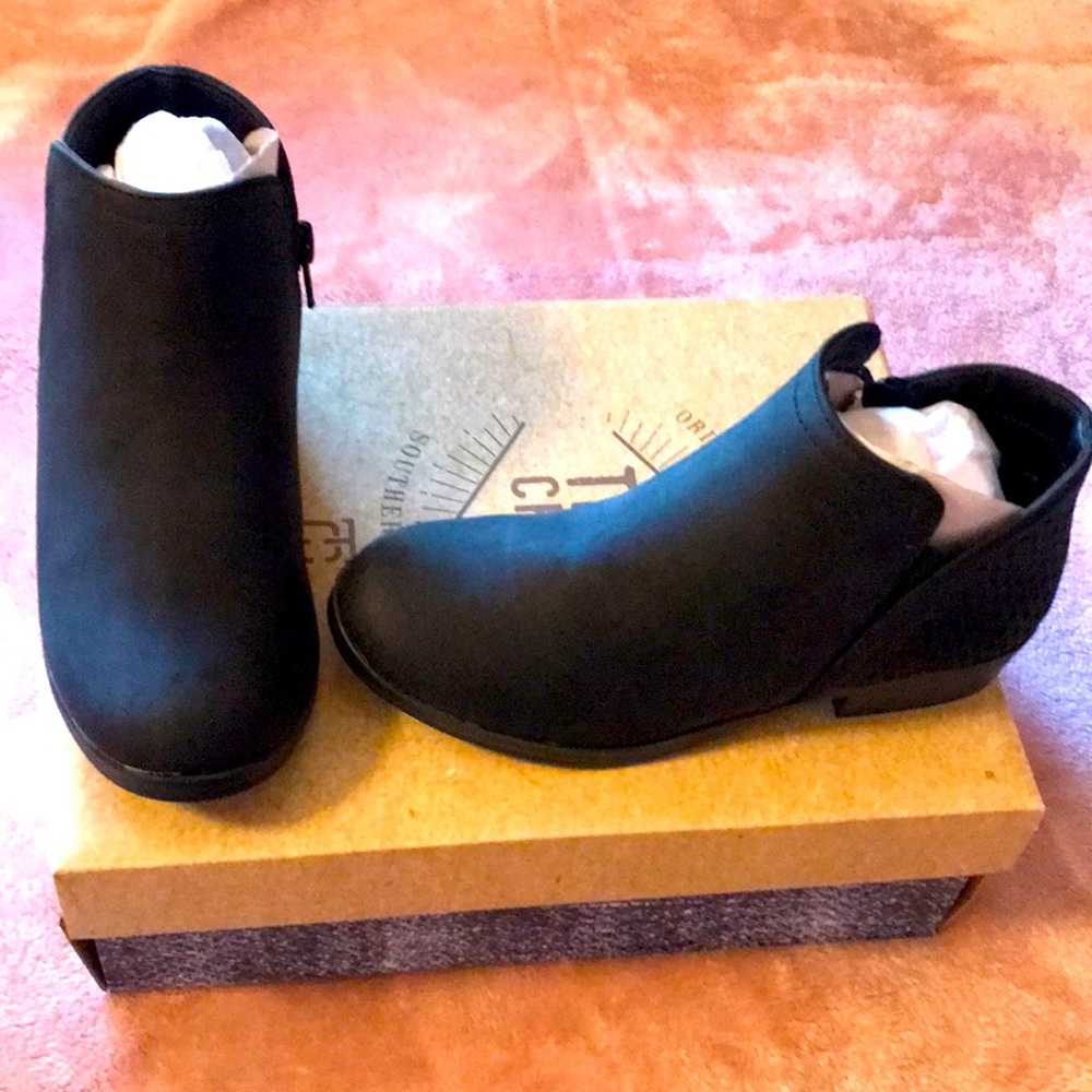 Girls boots BRAND NEW